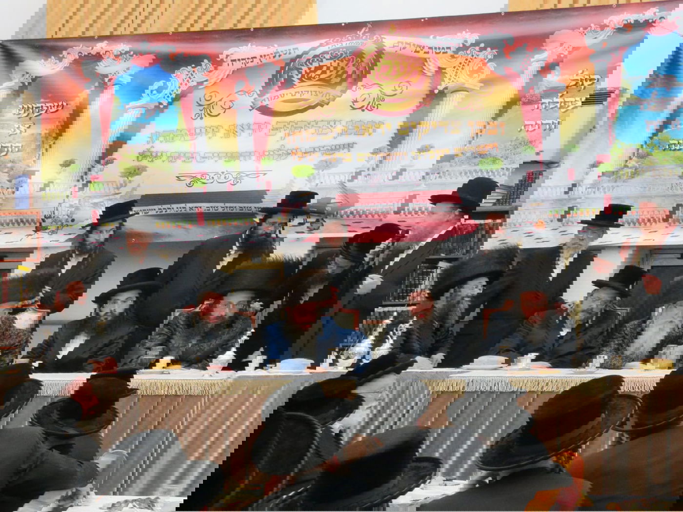 בביאלא בית שמש חגגו אירוסין לבן האדמו"ר