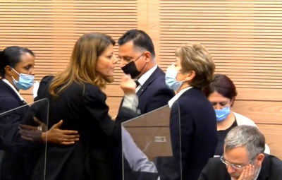 לוי צועקת על הסדרנית