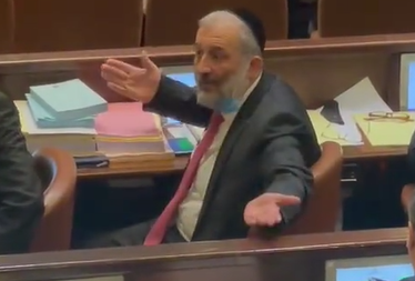 אריה דרעי השתולל במליאה: "תתחילו לעבוד"