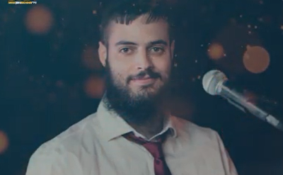 דוידי נחשון במחרוזת שירי שבת על הפסנתר