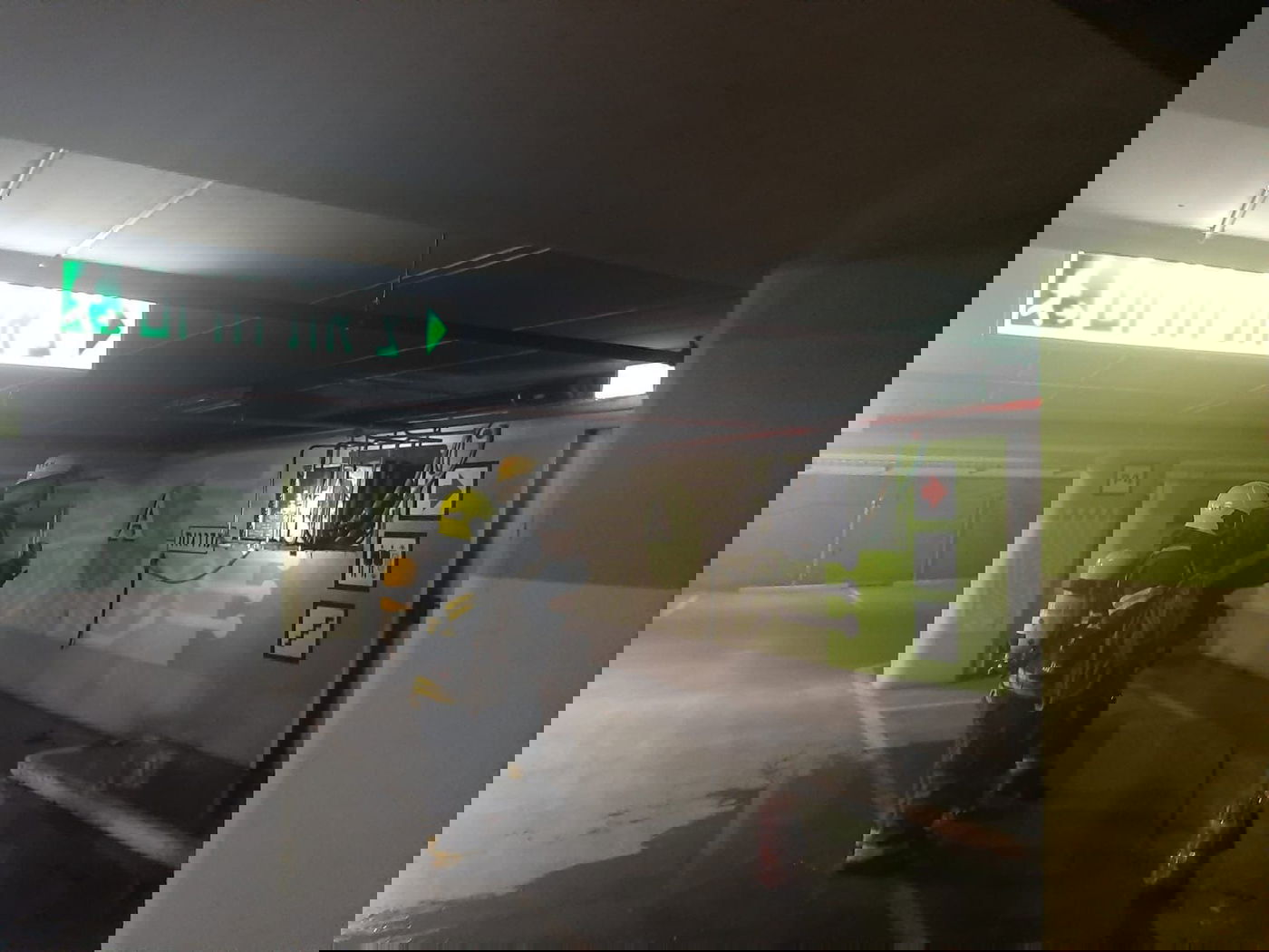 בני ברק: שריפה פרצה בחניון מגדל משרדים