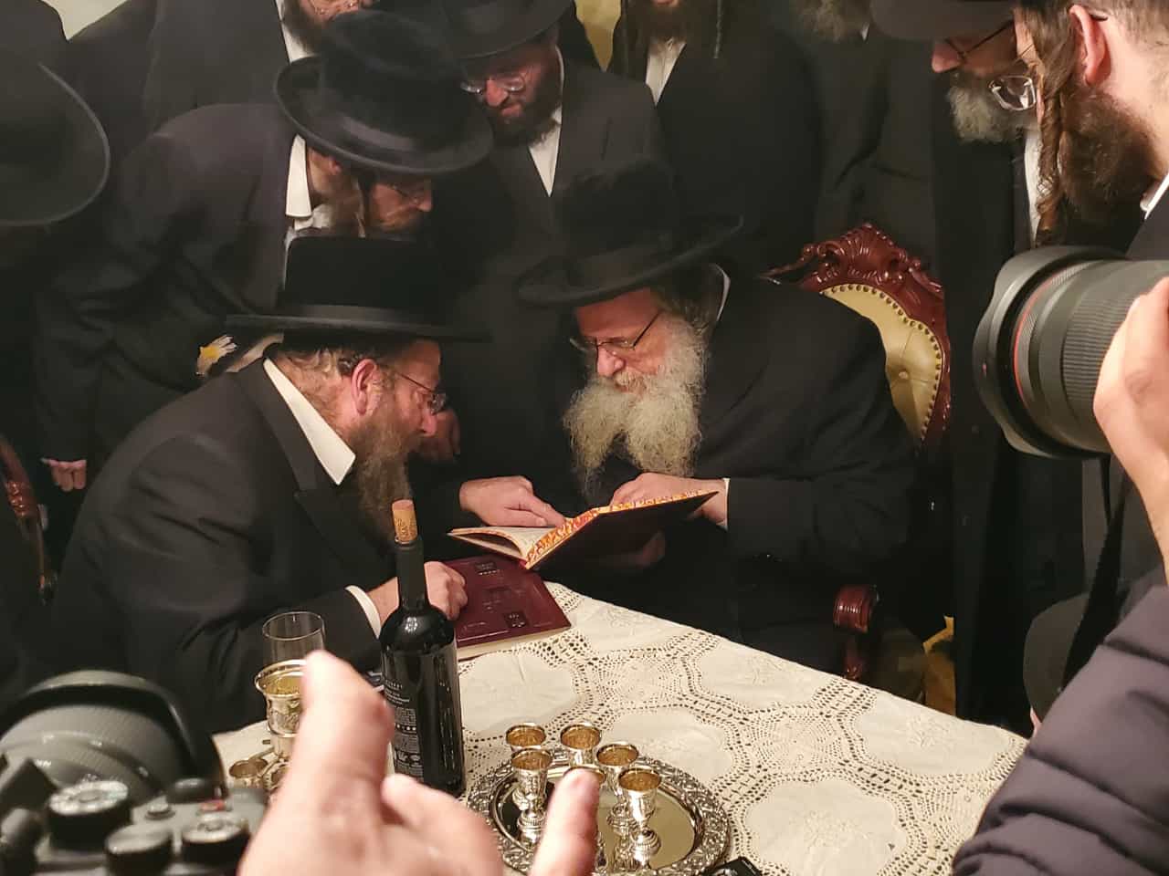 אלפים השתתפו בטישים של הגר"ש אלתר • תיעוד