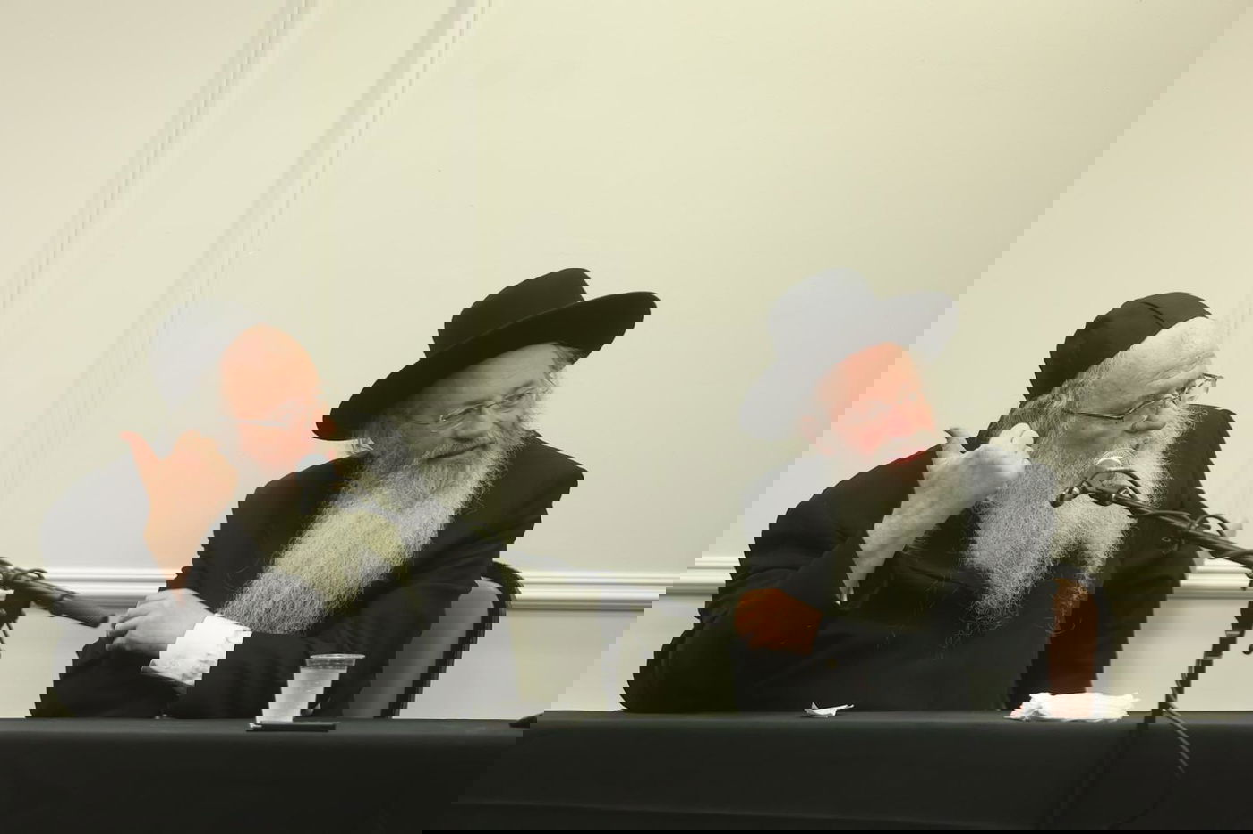 אלפים השתתפו בטישים של הגר"ש אלתר • תיעוד