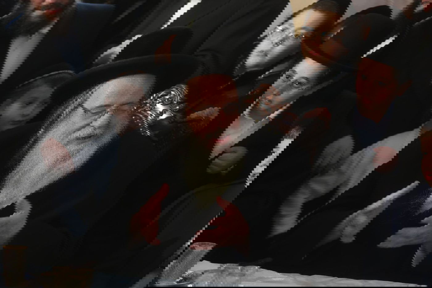 אלפים השתתפו בטישים של הגר"ש אלתר • תיעוד