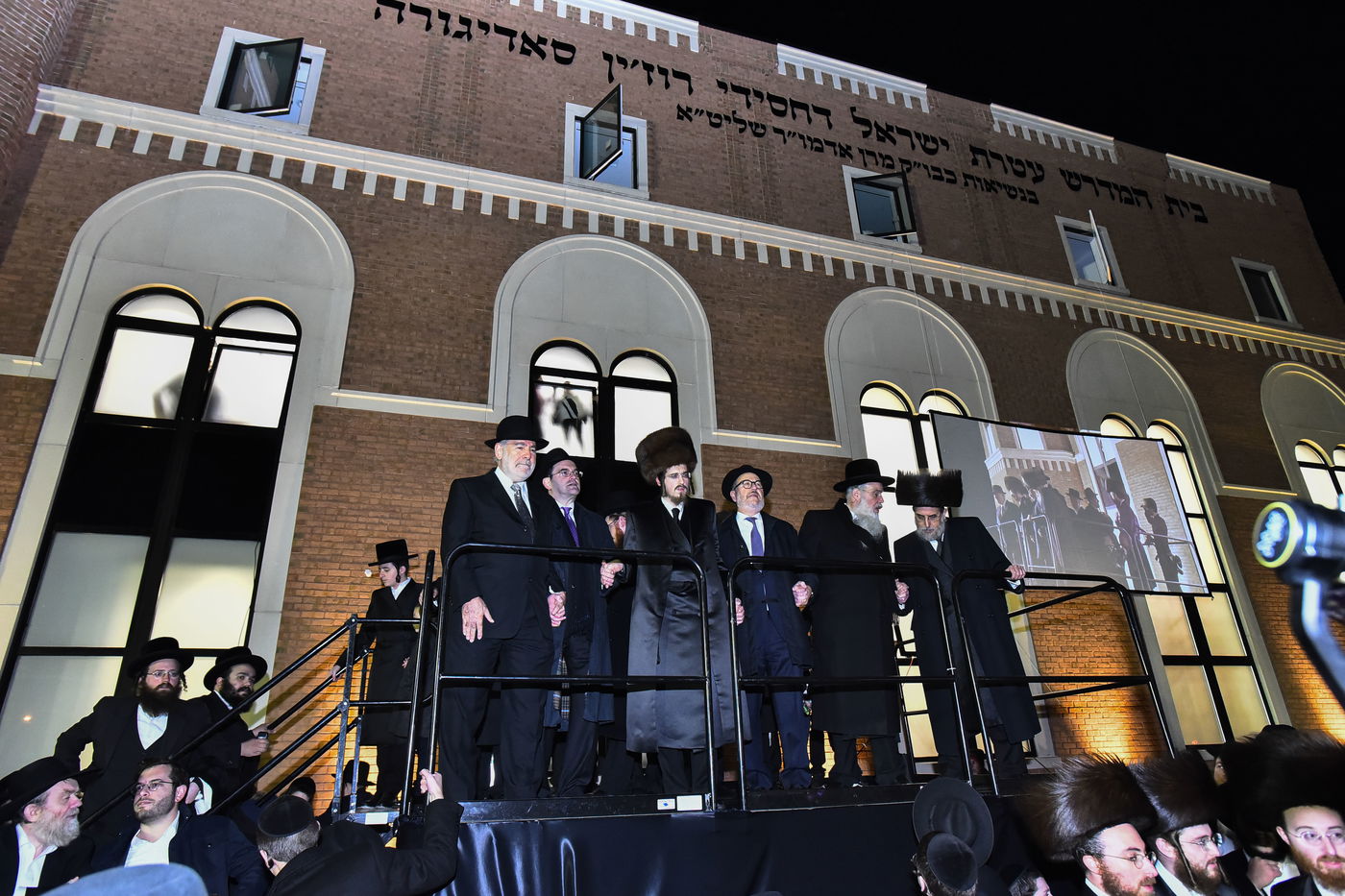 ליקווד: הרבי מסאדיגורה חנך את בית המדרש • צפו