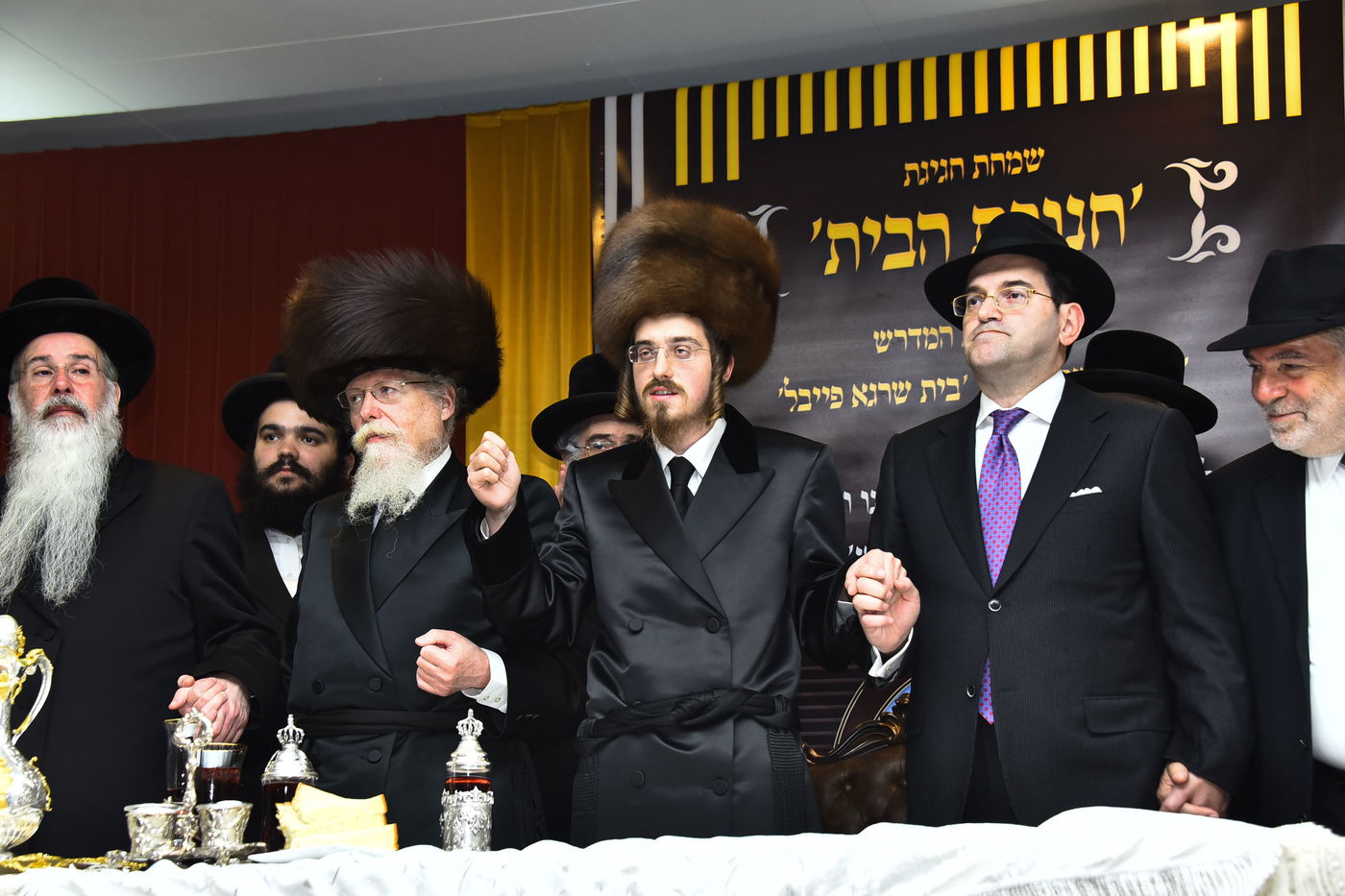 ליקווד: הרבי מסאדיגורה חנך את בית המדרש • צפו