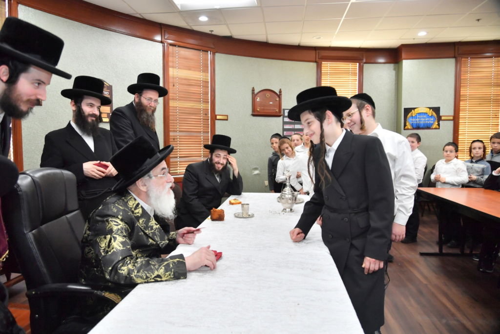 לטובת המוסדות בישראל: ביקורו של האדמו"ר מויז'ניץ בלוס אנג'לס