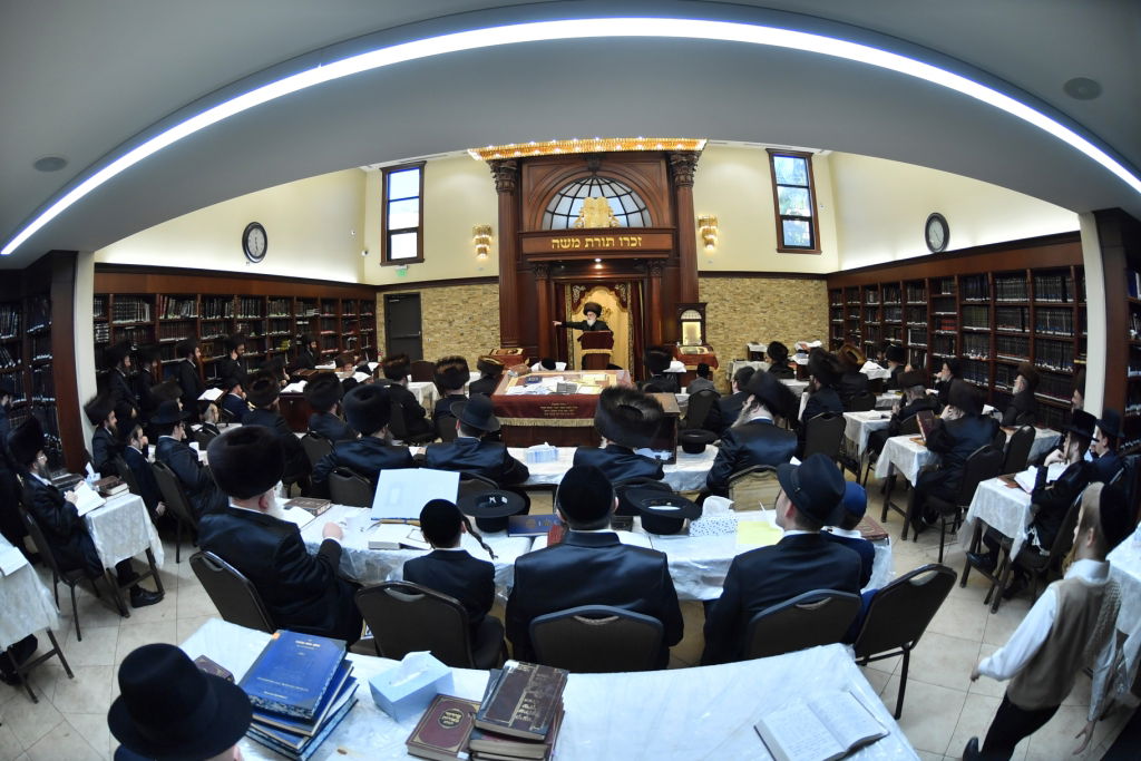 לטובת המוסדות בישראל: ביקורו של האדמו"ר מויז'ניץ בלוס אנג'לס