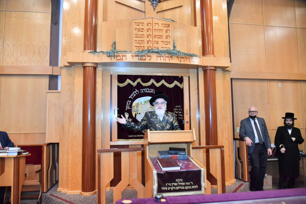 לטובת המוסדות בישראל: ביקורו של האדמו"ר מויז'ניץ בלוס אנג'לס