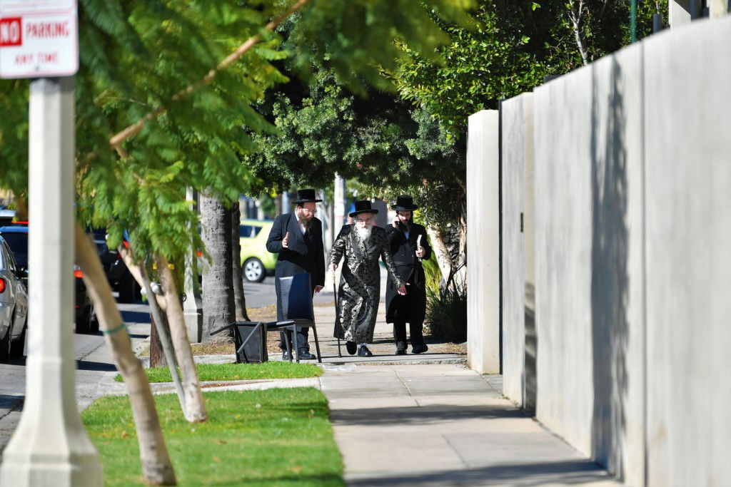 לטובת המוסדות בישראל: ביקורו של האדמו"ר מויז'ניץ בלוס אנג'לס