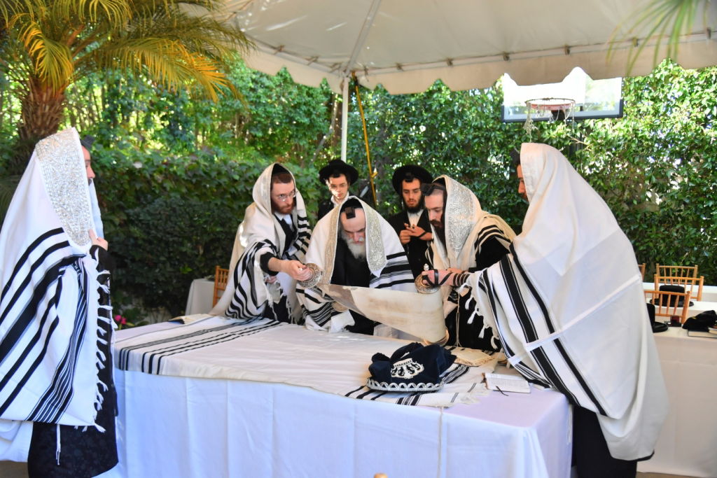 לטובת המוסדות בישראל: ביקורו של האדמו"ר מויז'ניץ בלוס אנג'לס