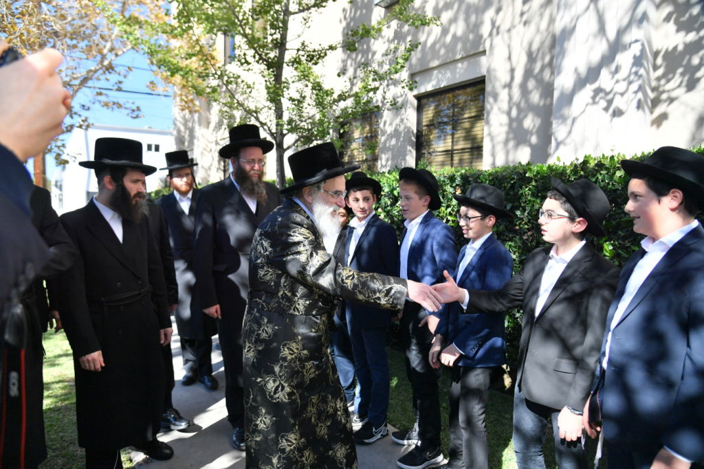 לטובת המוסדות בישראל: ביקורו של האדמו"ר מויז'ניץ בלוס אנג'לס