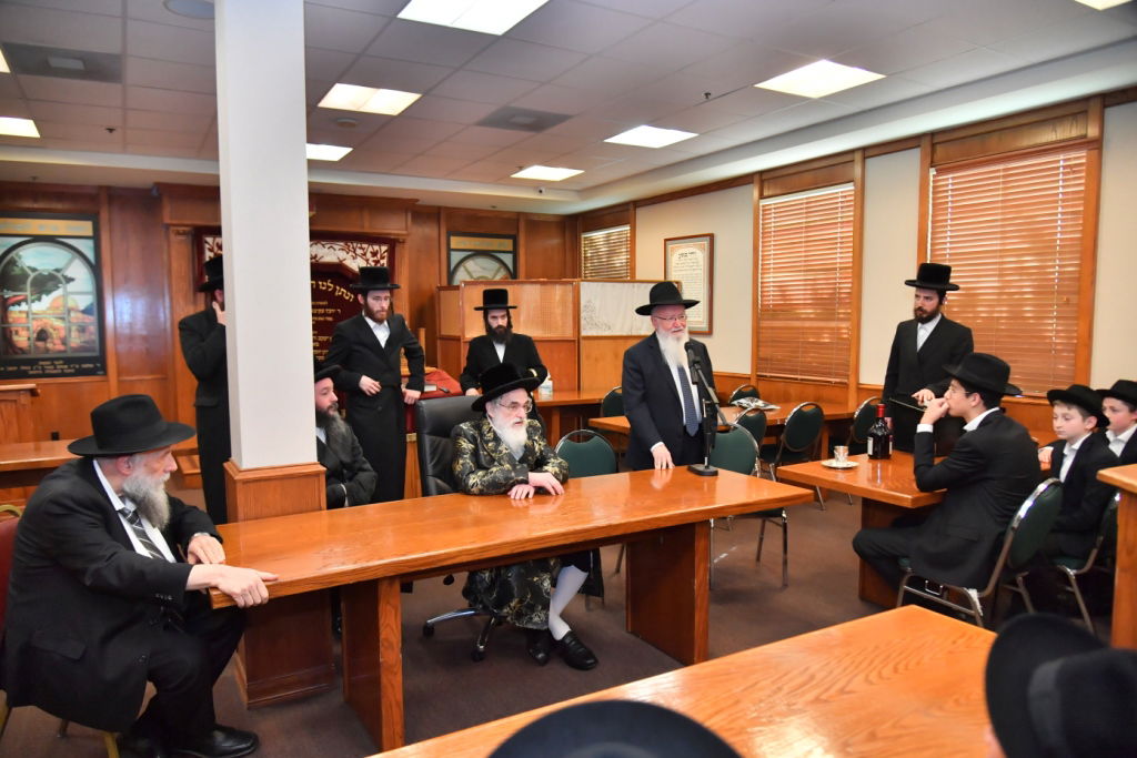 לטובת המוסדות בישראל: ביקורו של האדמו"ר מויז'ניץ בלוס אנג'לס