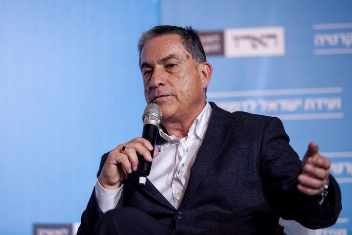 גדעון לוי. ארכיון