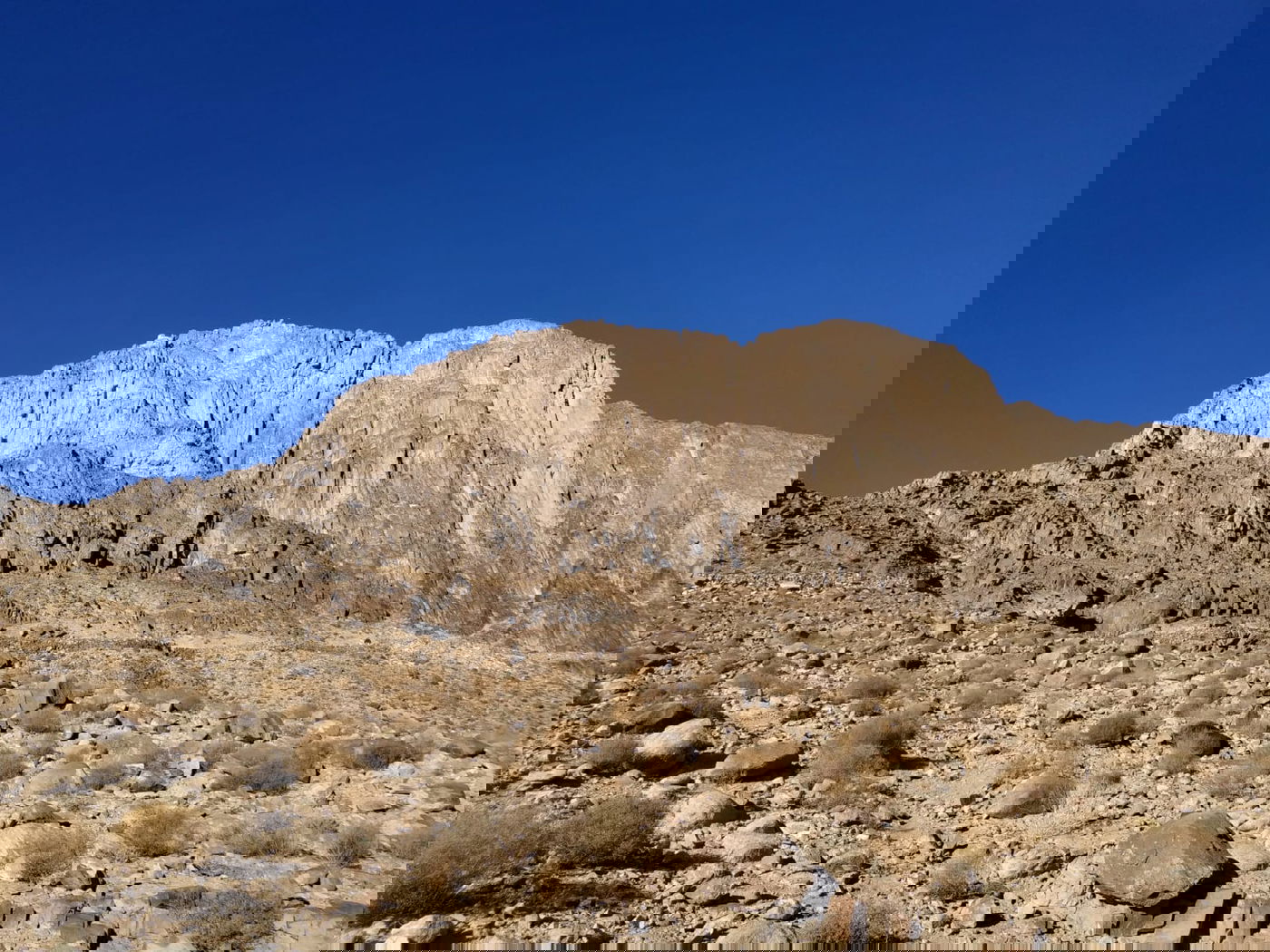 לטענת המדריך הבדואי, מדובר ב'לוחות הברית' ממראה זה ידידי הסיק מסקנה על המחלוקת המפורסמת האם לוחות הברית היו עגולות או מרובעות