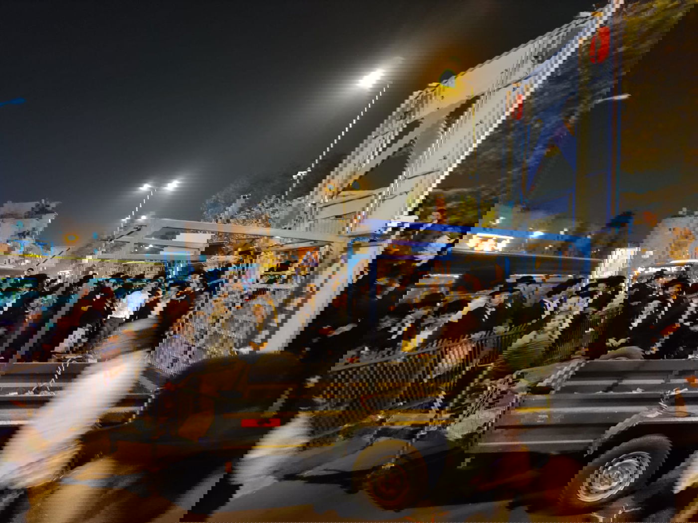 שבו להפגין: עשרות מתפרעים במחאה כנגד הרכבת הקלה