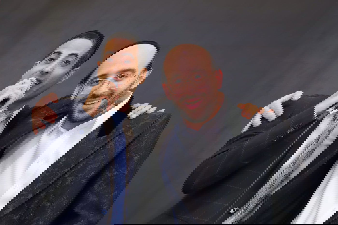 מרגש: הגיטריסט מאיר עוזרי סיים את הש"ס וחגג • צפו