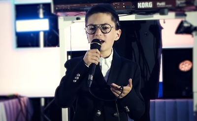 ילד הפלא מאיר רוזינגר ו'שירה': 'איך דאווען'