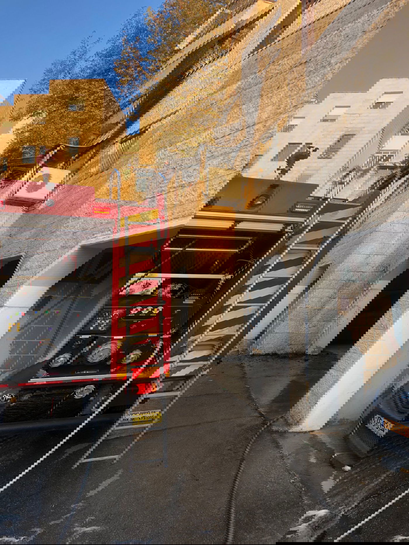 ירושלים: שריפה פרצה בבית כנסת, נגרם נזק