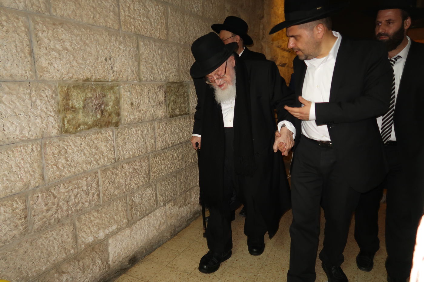 חבר 'המועצת' ביקר את ראש הישיבה החולה • תיעוד