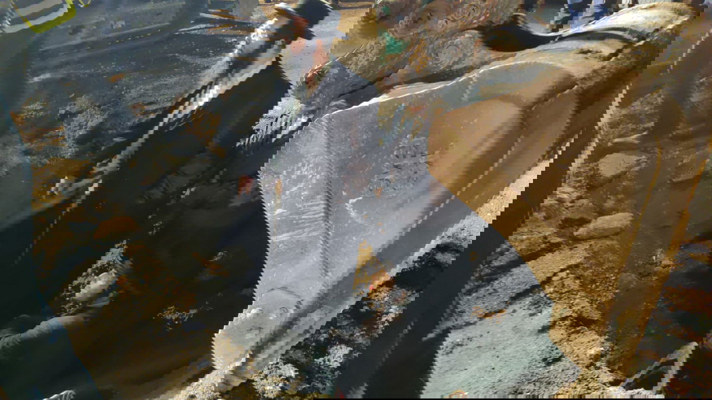 מפגינים חרדים קפצו לבורות הרכבת הקלה