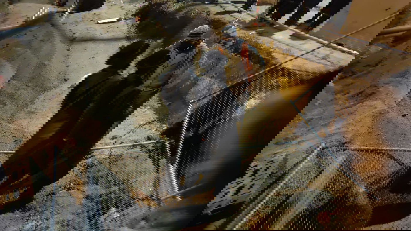 מפגינים חרדים קפצו לבורות הרכבת הקלה