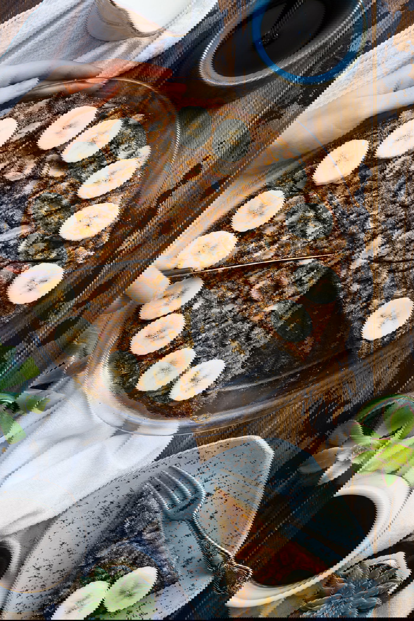 מתכון לעוגת קינואה ותמרים עם שטרויזל קראנצ'י