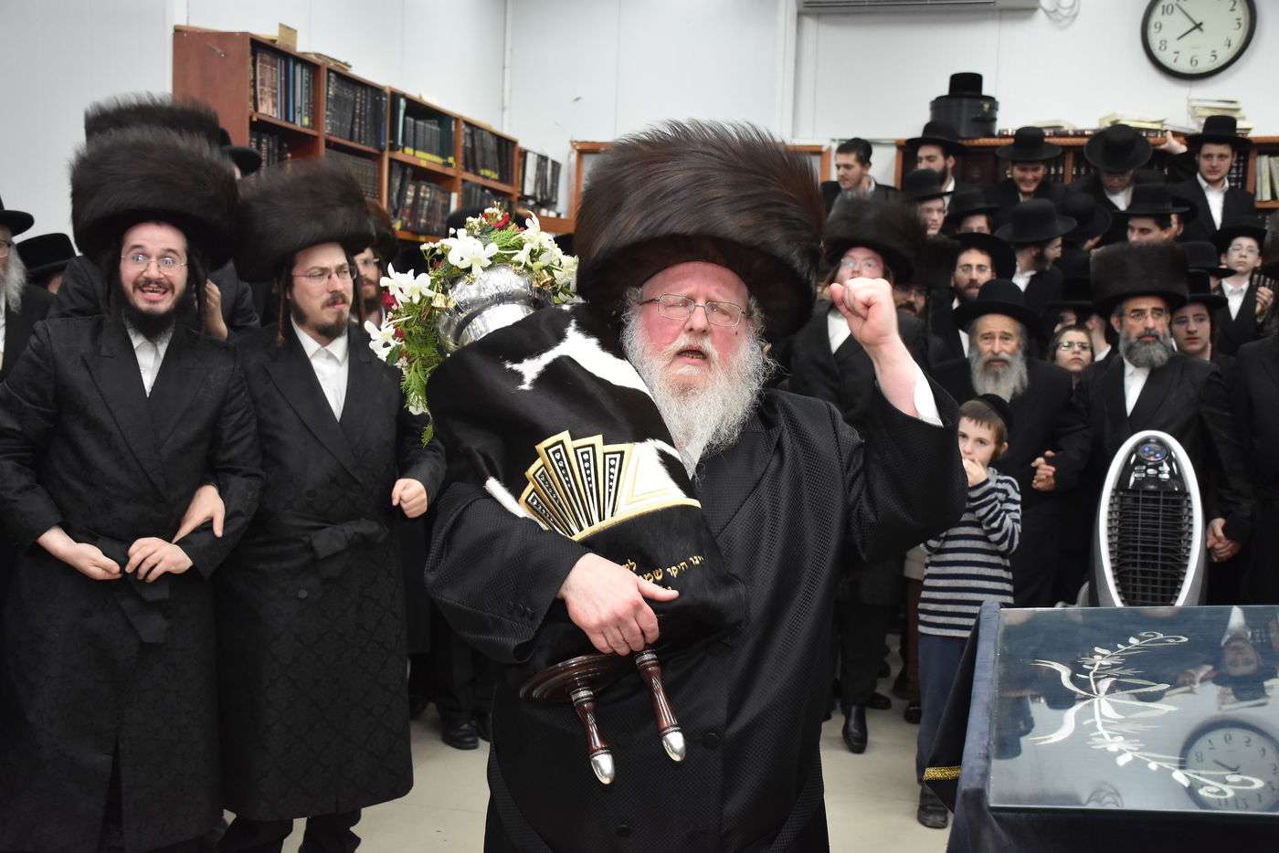 הכנסת ספר התורה