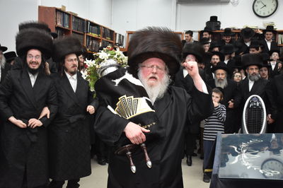 הכנסת ספר התורה