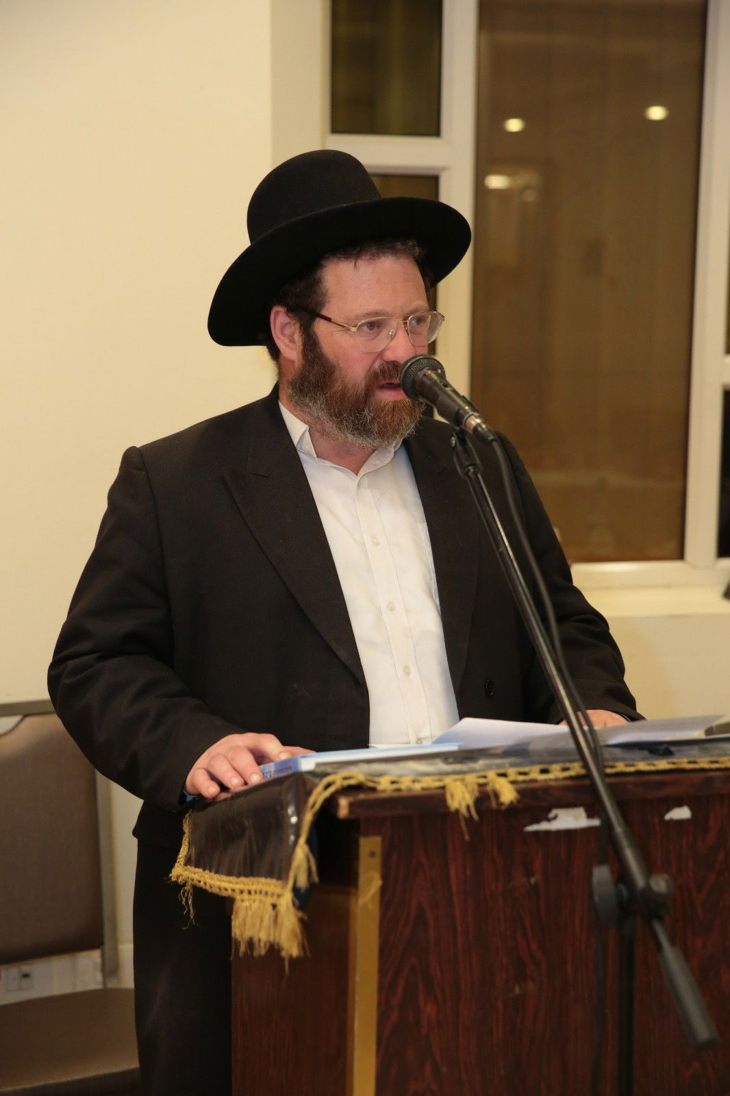 הגאון רבי יהודה אפשטיין נושא דברי ברכה