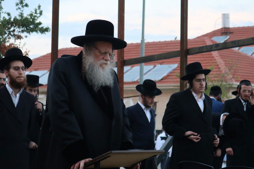 מעמד הנחת אבן פינה לביהמ"ד מודז'יץ בביתר עילית