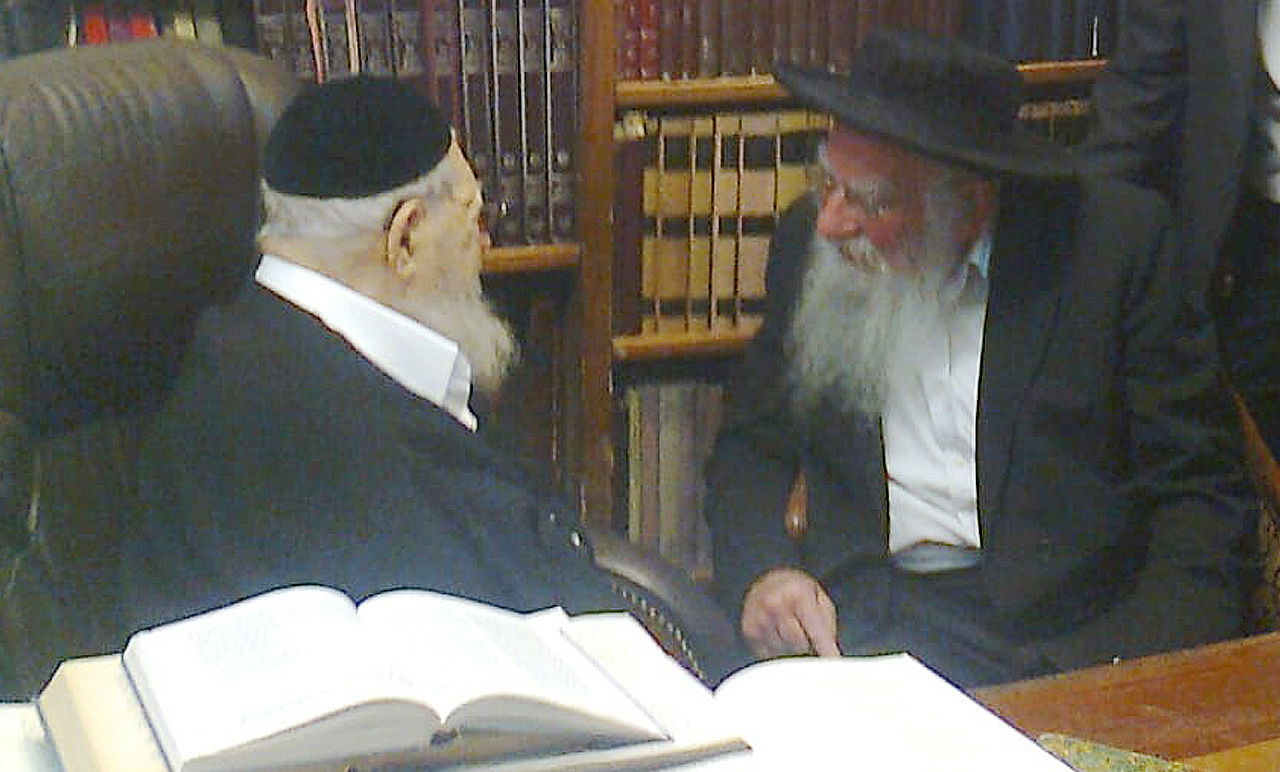 הגר"ש פישר עם הגר"ע יוסף