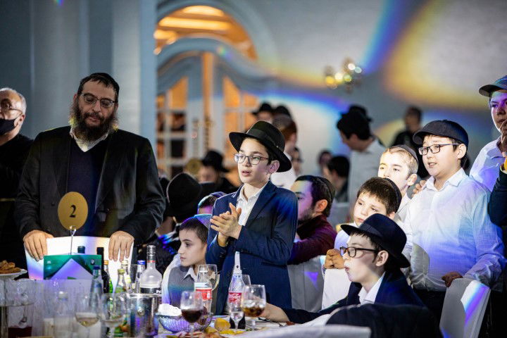 הילד שנפל מקומה רביעית וניצל פתח את החגיגה במוסקבה