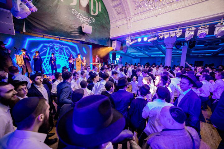 הילד שנפל מקומה רביעית וניצל פתח את החגיגה במוסקבה