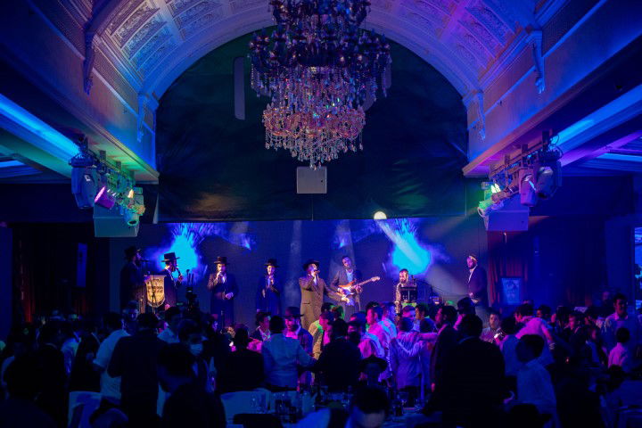 הילד שנפל מקומה רביעית וניצל פתח את החגיגה במוסקבה