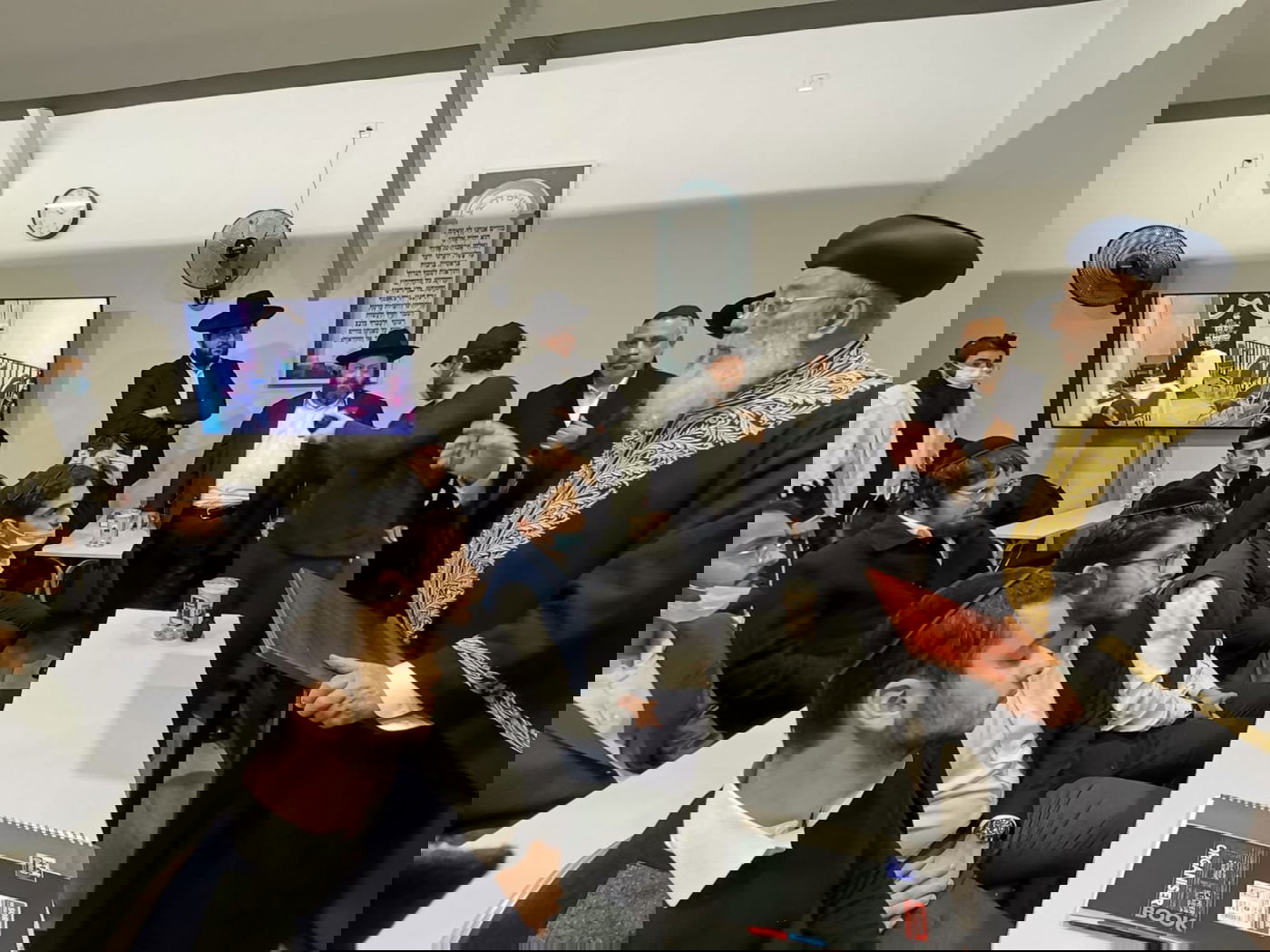 המסע של הגר"ש עמאר לצרפת • תיעוד