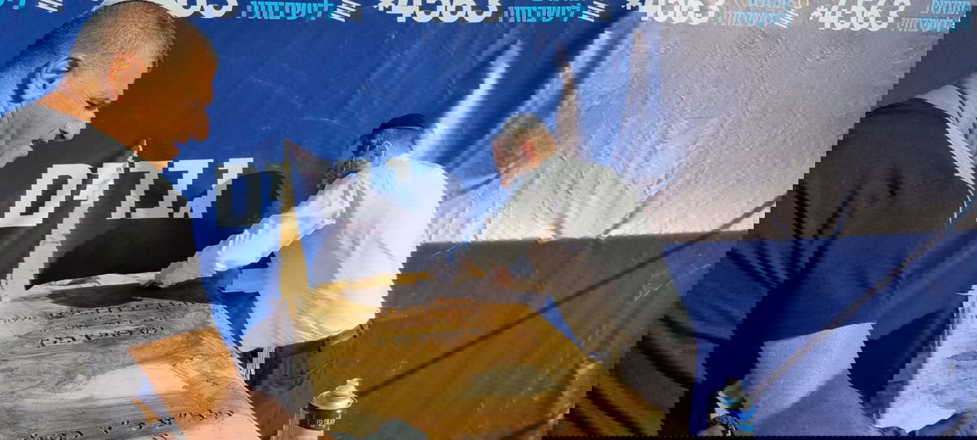 זעזוע עמוק: הושחת קברו של מרן הגראי"ל שטיינמן זצוק"ל