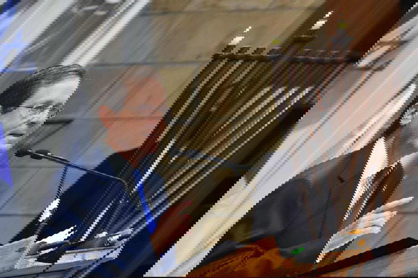 נשיא המדינה הדליק נרות במערת המכפלה