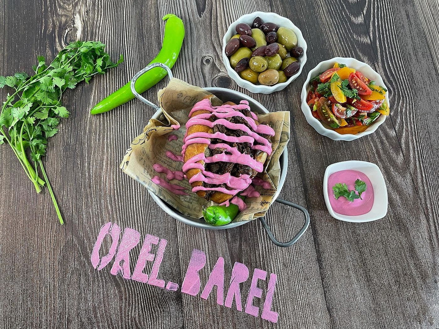 מגישים מיד, חם