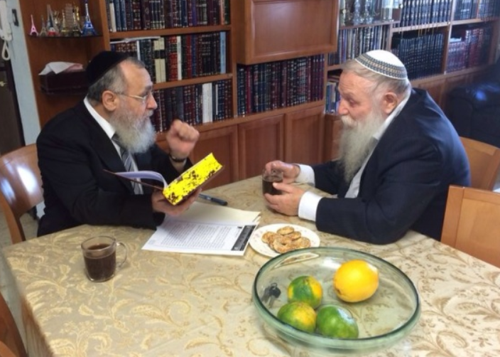 הרב דרוקמן מבקר במעונו של הראשל"צ