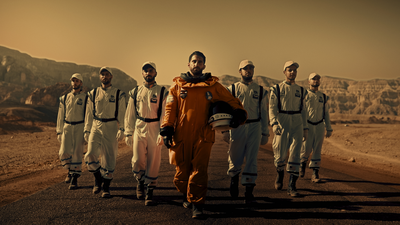 איציק אורלב מפתיע בסינגל קליפ מושקע במיוחד: עולם חדש