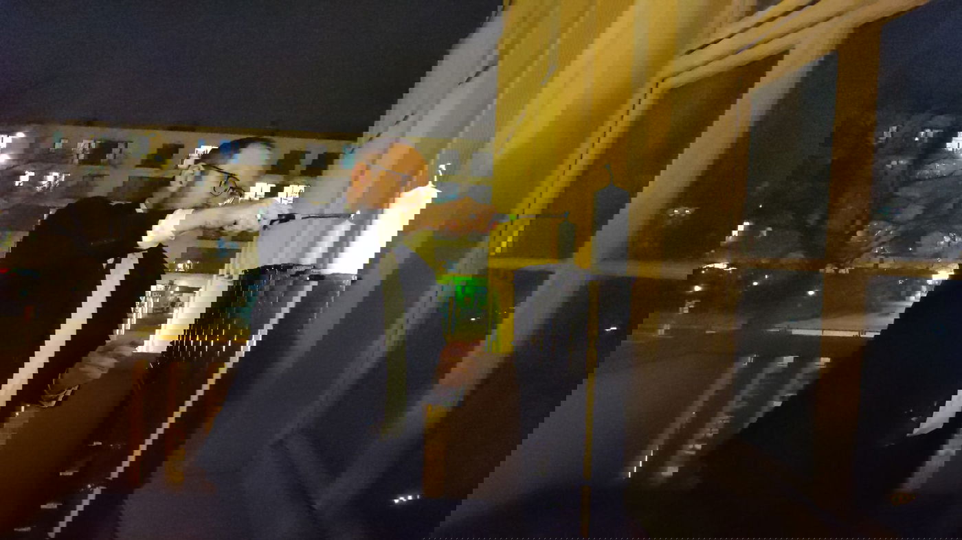 הדלקת נר ראשון, סמוך לישיבת חכמי לובלין בפולין