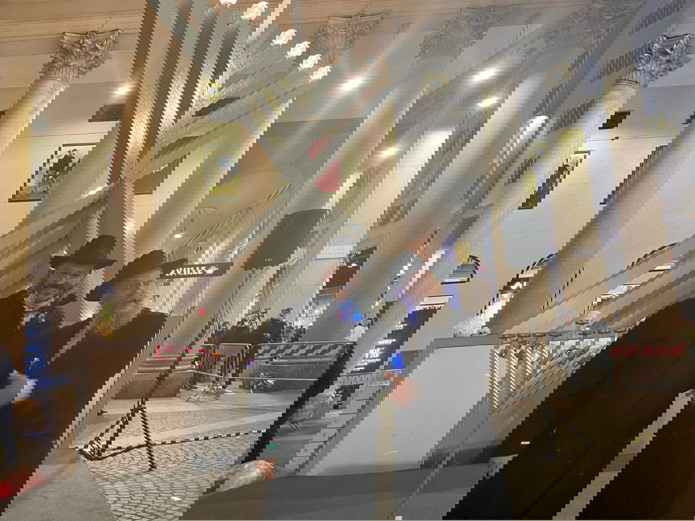 הדלקת נר חנוכה במרכז העיר מילאנו