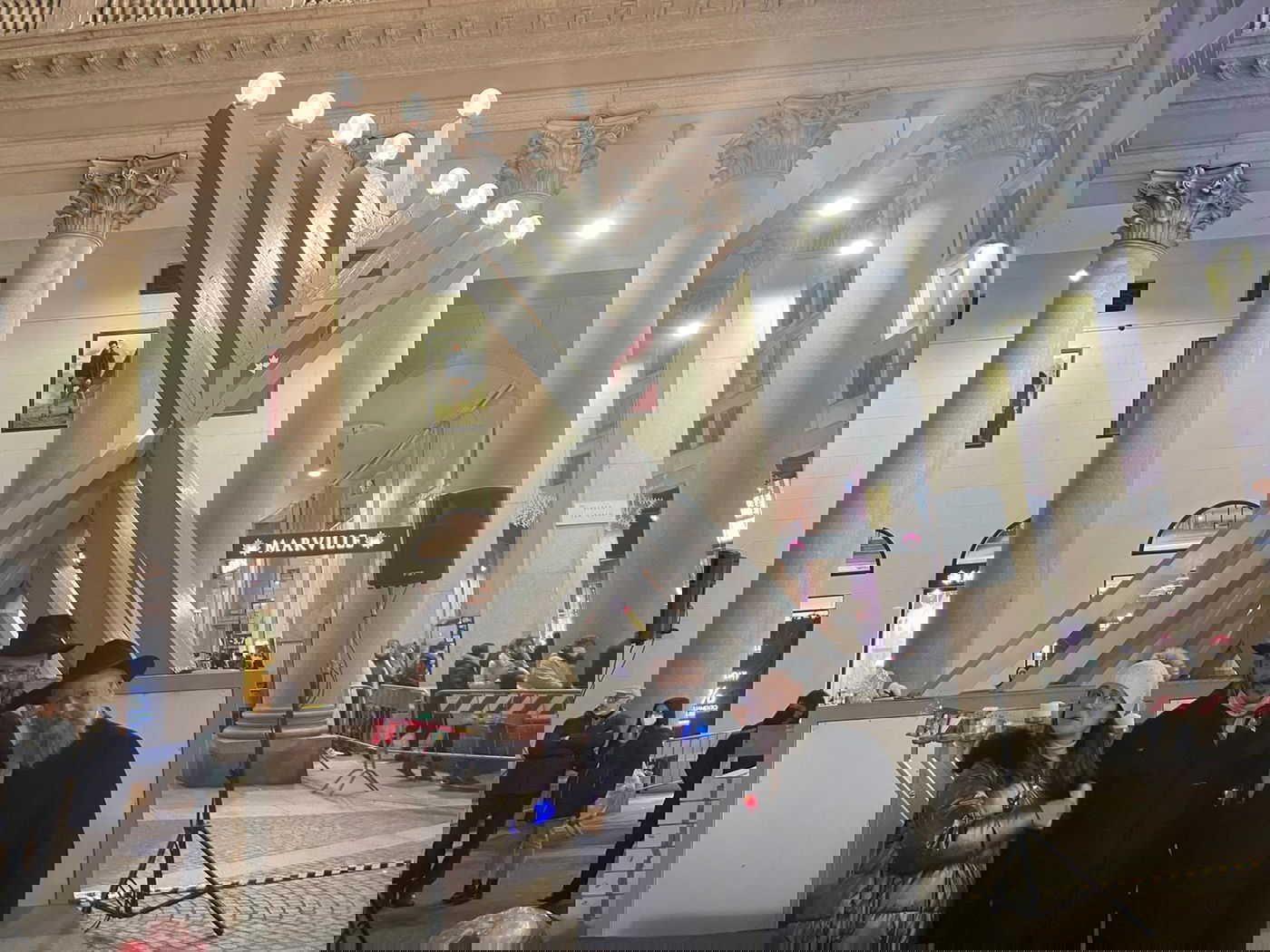 הדלקת נר חנוכה במרכז העיר מילאנו