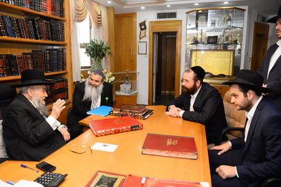 הרב אוקנין התקבל בחמימות בבתיהם של גדולי ישראל