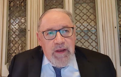 הרב מיכאל סורוצקין בשיעור על חנוכה