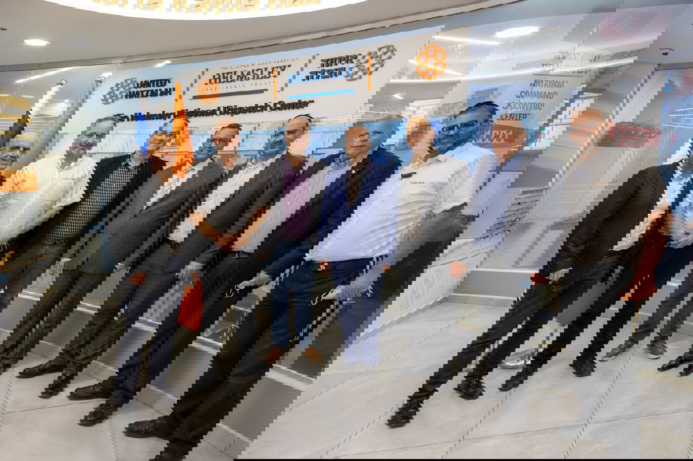 ראש העיר ירושלים משה ליאון הדליק נר שני במטה הארצי של איחוד הצלה