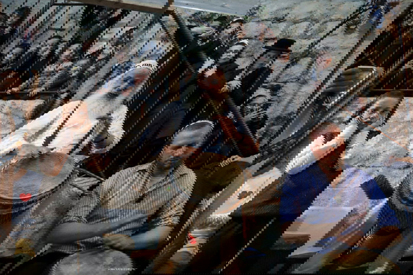 כשהברסלבים עשו 'שמח' במאה שערים • צפו