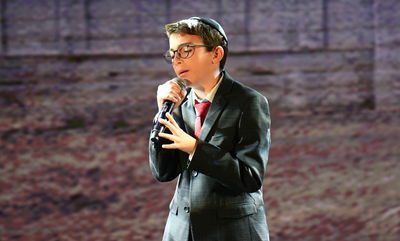 היישר מגלגל ההצלה: יהודה צבי סלצר שר "אני מאמין"  • צפו