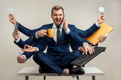 גברים לא יכולים לעשות דברים במקביל - האם זה נכון או עלילת שווא?